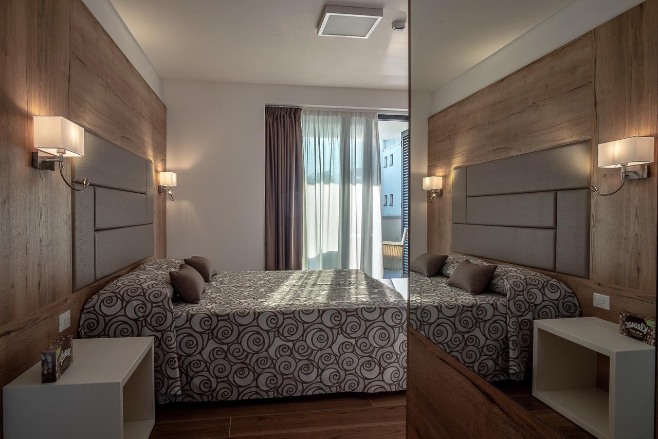 Aparthotel Miramare Grado Esterno foto